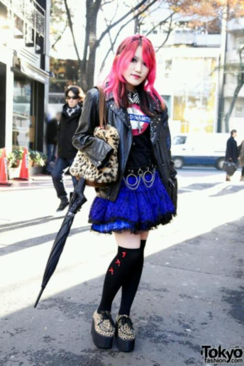 lisa-j-poole13: Me:) Thanx:)Tokyo fashion:D tokyofashion.com/pink-hair-sexy-dynamite-london-p