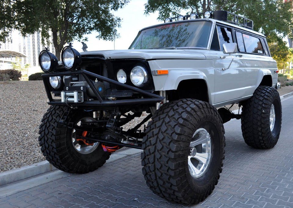 superdorifto:  foro4x4:  Wagoneer @Jeep_ES  brutal