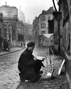 delectatiomorosa:  dormio:  Painting sacré-coeur from the ancient rue norvins in Montmartre, Paris, (1946) Photo by Edward Clark, from the great LIFE photographers  