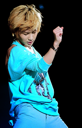  Taemin and blue 