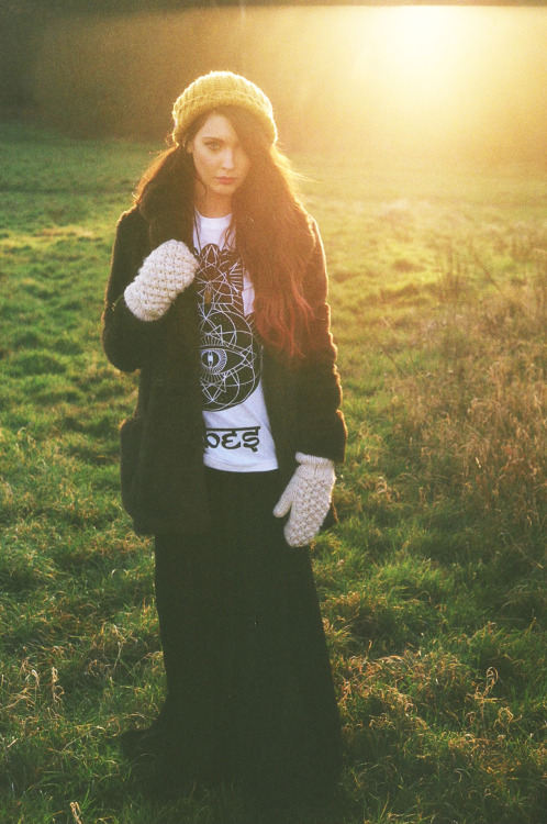 iamvibes:  AMANDA HENDRICK - VIBES - Photography - Tom Hardless - http://iamvibes.bigcartel.com/ 