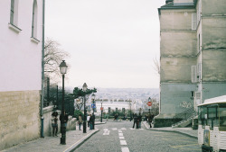 13neighbors:  Montmartre by (clareta) on Flickr. 