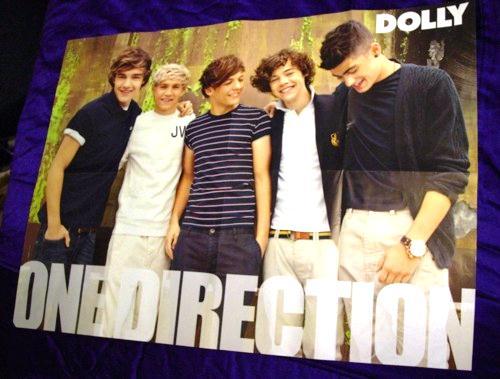 sostyles:  Giveaway!  1 x copy of the Up All Night CD by One Direction. 1 x 32gb iPod touch - never used cords included. 1 x One Direction poster 1 x Keep Calm And Listen To One Direction hoodie (your colour & size choice)    I’ve been thinking