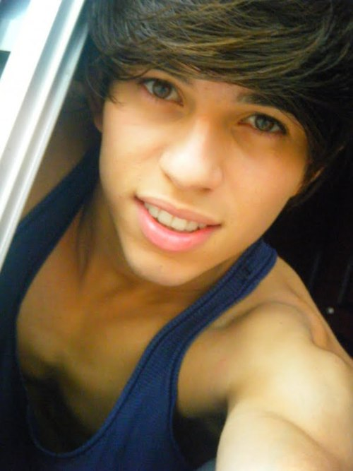 icrushguys:  Cute and Hot guys here in http://icrushguys.tumblr.com/ 