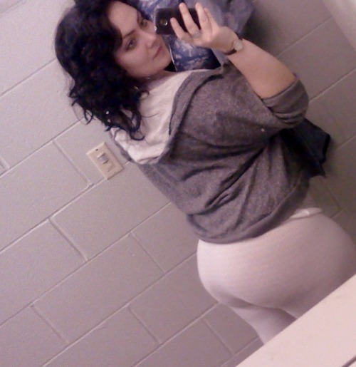 Healthy booty. [follow for LOADS more from adult photos