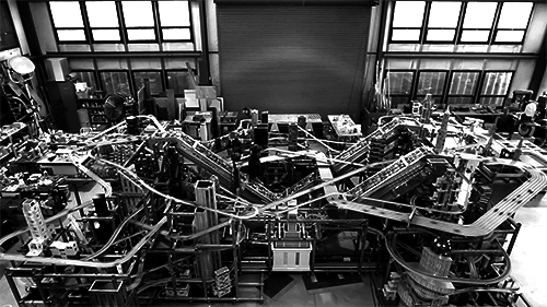 2headedsnake:  cupetinte.blogspot.com Chris Burden-Metropolis II