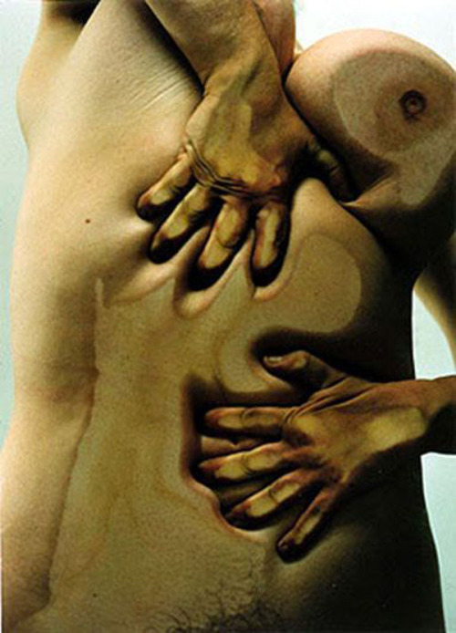 wewantrevolutiongirlstylenow:  Jenny Saville and Glen Luchford, Closed Contact “She presses her skin against glass to disfigure and manipulate it, emphasizing her negative body image.” Via 