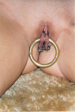 women-with-huge-labia-rings.tumblr.com post