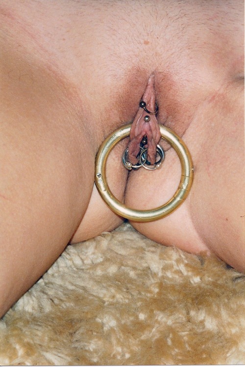 women-with-huge-labia-rings.tumblr.com/post/74068865320/