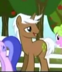DID YOU SEE THIS CUTIE?? Although I have no idea what that cutie mark is…..  ______________________________  SO MANY CUTIES AAAAH