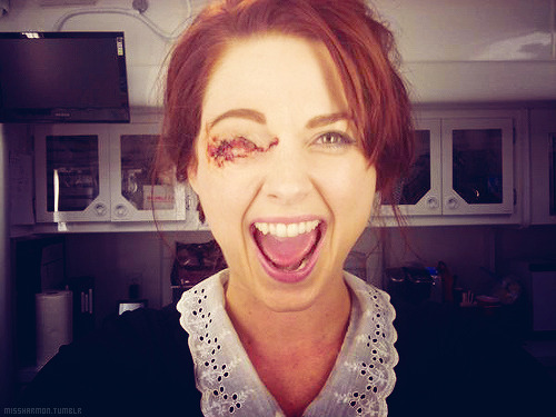 missharmon:   Alexandra Breckenridge on the set of American Horror Story (x) 