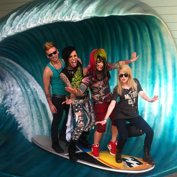 unityinfinity:  Surfin! 