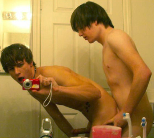 boysmania:  these are the pics I like 