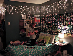 rockpaperscissorssausage:  nice room babe 