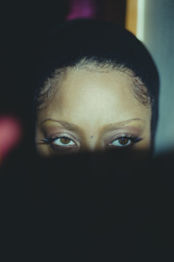    Erykah Badu shot by Nabil Elderkin for Oyster #97     Love her !