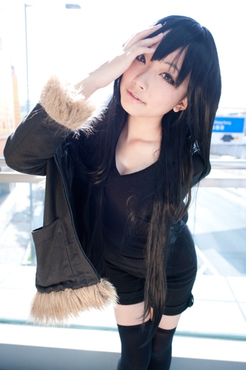 vandariwuuuuutcosplay:  Character: Orihara Izaya (F)Light Novel/Manga/Anime: Durarara!! Cosplay