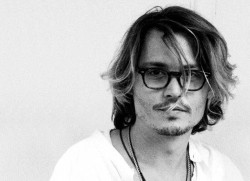 boneca-assassina:  Se há invejosos, é porque você está fazendo algo certo. Johnny Depp 