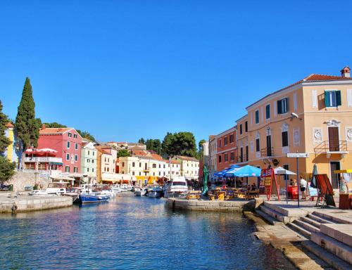 kingdomofyugoslavia: Small town of Veli Losinj on the Island of Mali Losinj, Croatia