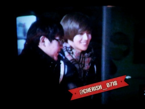 Taemin off from work on his way home 120130