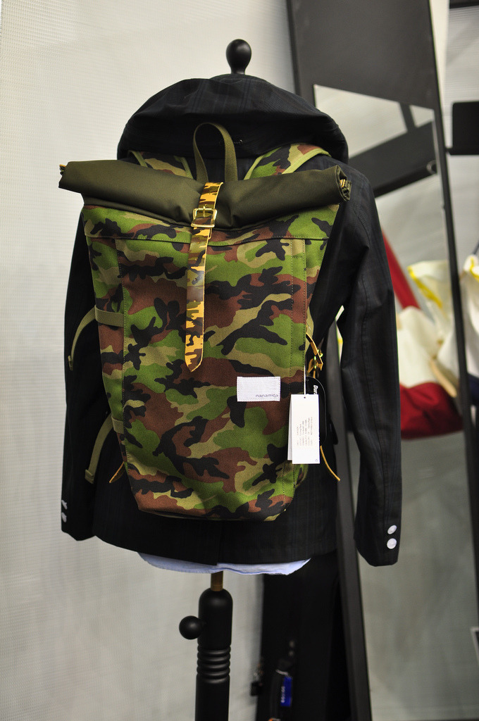 bbeeaarr:  Nanamica cycle pack ss12, wouldn’t mind this. 
