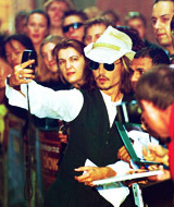irresistiblement:  “I try to meet as many people as I can… I try to sign as many