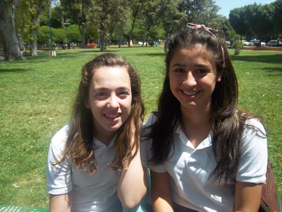 lamoniargento:  no se asusten con mi cara (Cande) somos yo y Flor :) 