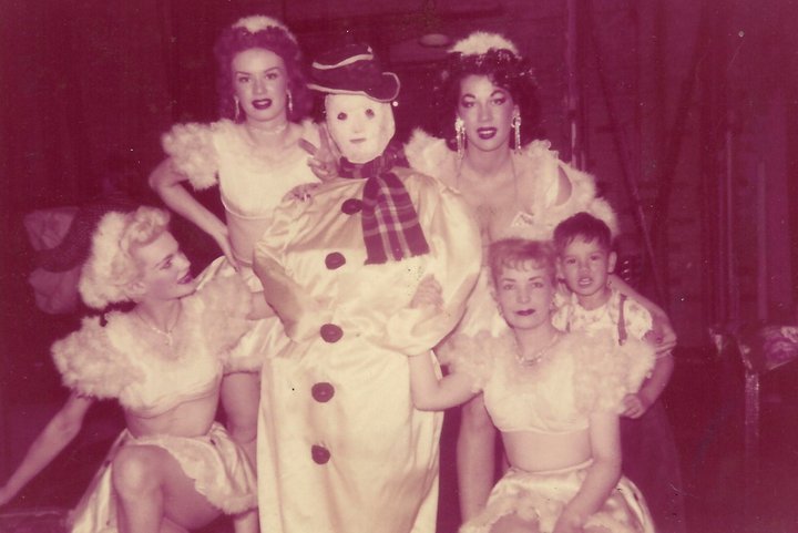 bhof:  Novita (center, in the snowman suit) backstage at the &lsquo;FOLLIES