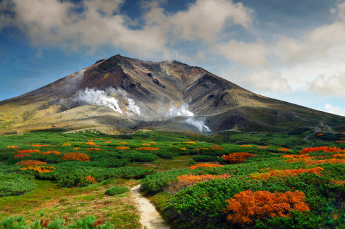 by Yagosan on Flickr.Asahi-dake volcano, the tallest mountain in Hokkaido, Japan.