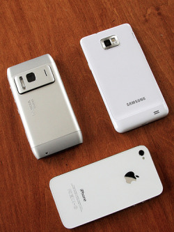 they-call-this-life:  Image Quality of the the Nokia N8, Apple iPhone 4s, and Samsung Galaxy SII Cameras Compared Note, for however much I would like this to be a more well rounded comparison, I simply did not have the ability to accomplish this with