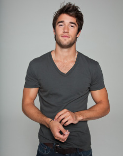 fuckyeahcuteactors:  Josh Bowman 