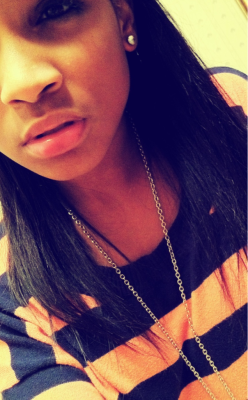 lizthekid:  Liz ™ Her lips though ; ) 