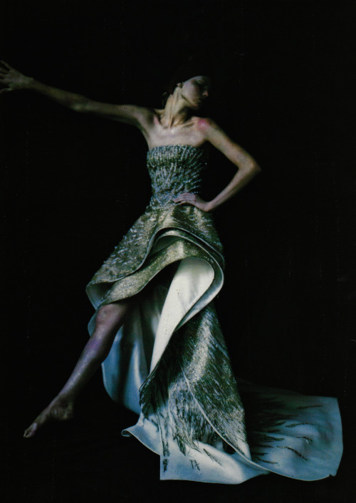 “Retro Avveniristica Couture” Model: Angela Lindvall Photographer: Paolo Roversi Magazine: Vogue Italia September 2009