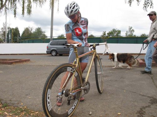 jennlevo: girlsoncrossbikes: Tina Brubaker oh, there’s tina and her gold SV