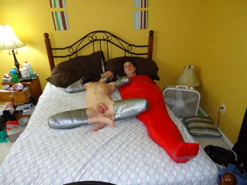 https://lovetapebondage.tumblr.com/post/131823531316