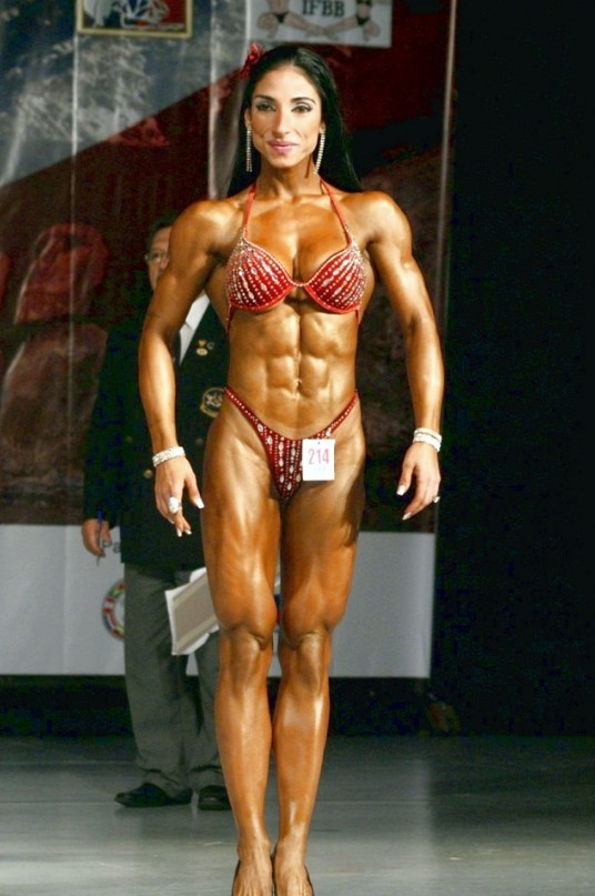 icecold-40:  musculosfemininos:  Aline Oliveira A carioca Aline Oliveira é atleta