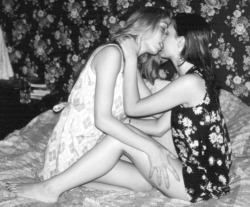 lipsticklesbians.tumblr.com post 17037917017