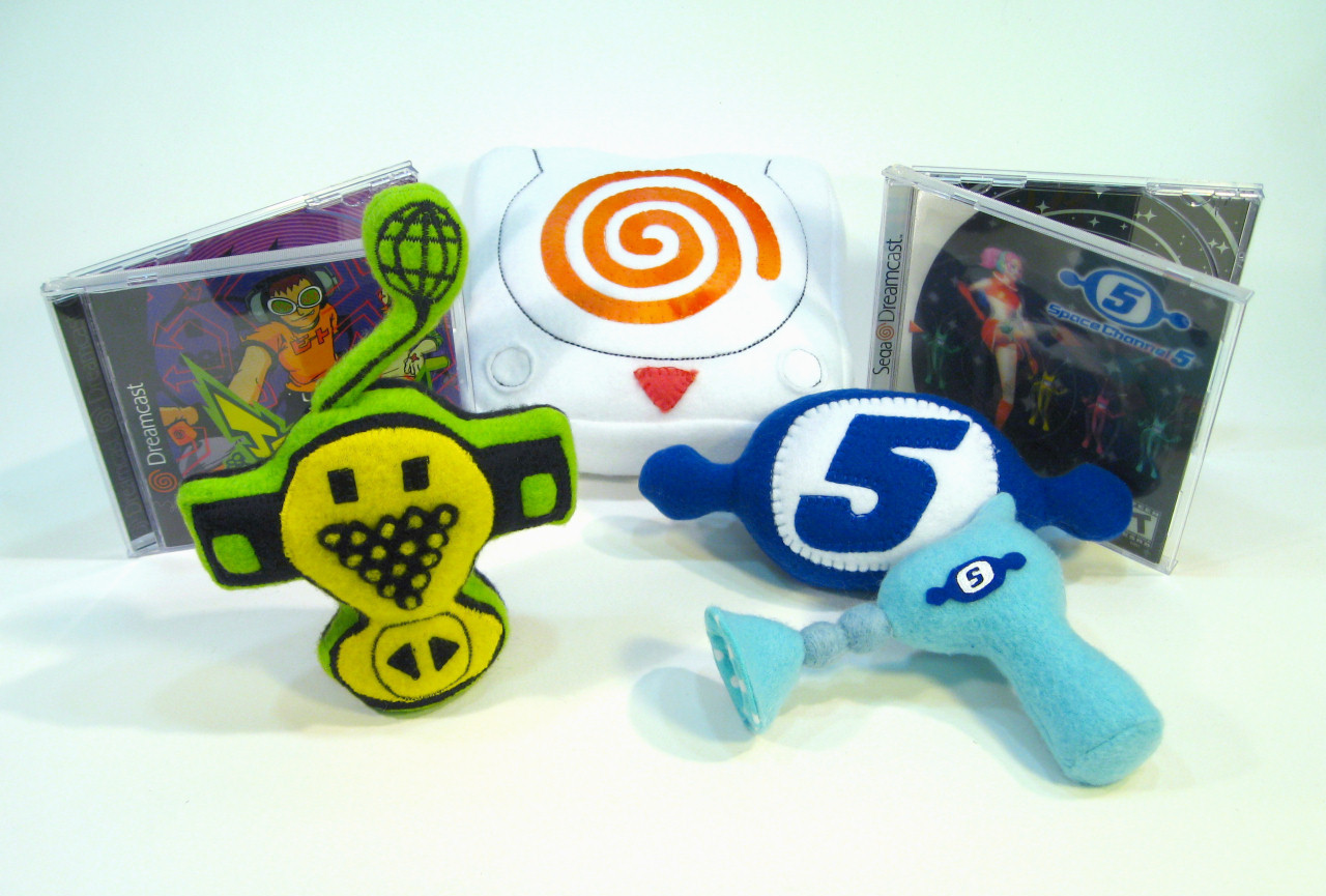 lithefider:  My 4 finnished plush pieces for the OhNo!Doom gallery’s Button Mashers