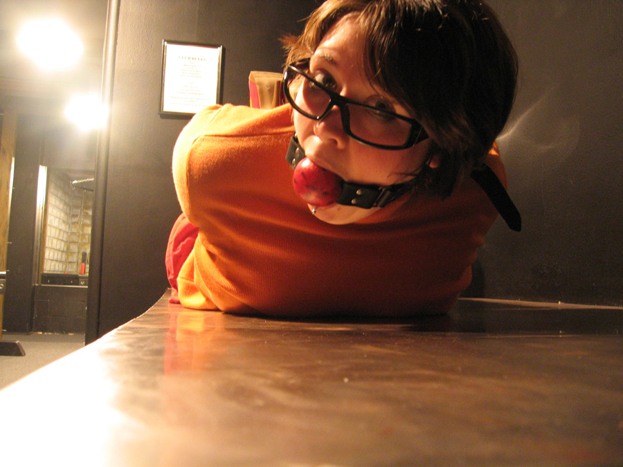 amateur-blog:  savingthrowvssexy:  Velma by ~FatBottomedGirl   http://amateur-blog.tumblr.com/