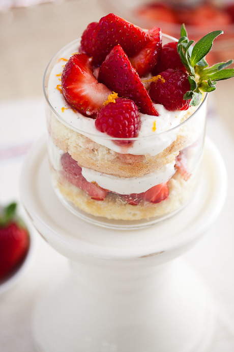 prettygirlfood:  Strawberry and Cream Trifle ¾ cup sugar 2 cups crème fraiche ½ cup heavy whipping cream 1 vanilla bean, split with sharp knife and seeds scraped Juice from one large lemon or orange 4 cups mixed hulled and sliced strawberries