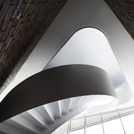 archaesthetic:  College Levi Strauss by Tank Architectes 