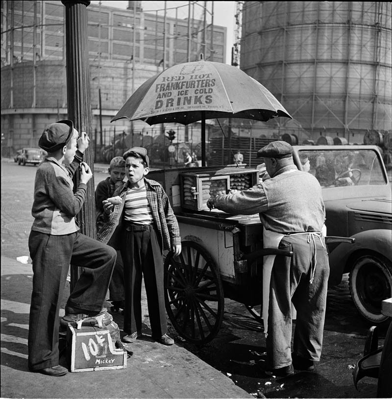 Stanley Kubrick
Shoe Shine Boys Vendor, 1947