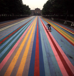 Franklin&rsquo;s Footpath Gene Davis putting finishing touches; shot by Henry Groskinsky, Philadelphia 1972