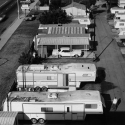 Boulevard Trailer Court, Long Beach, California photo by Joe Deal, 1980 via: americanart