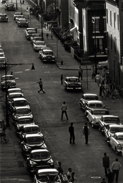 Neighbourhood Kids playing stickball, Brooklyn photo by Bruce Davidson, NY 1959