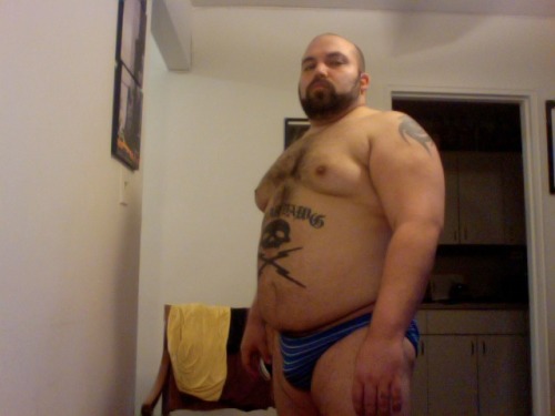 biscuitbear:  chubhub: Fucking WOOF terabitebear:  Todays undies sweaty after the gym i can smell my balls Yummmm    I have to know who this man is! can anyone tell me?