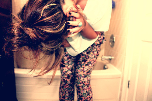 summer-fashion-bullshit:  FOLLOW ME I FOLLOW ALL HIPSTERS BACK