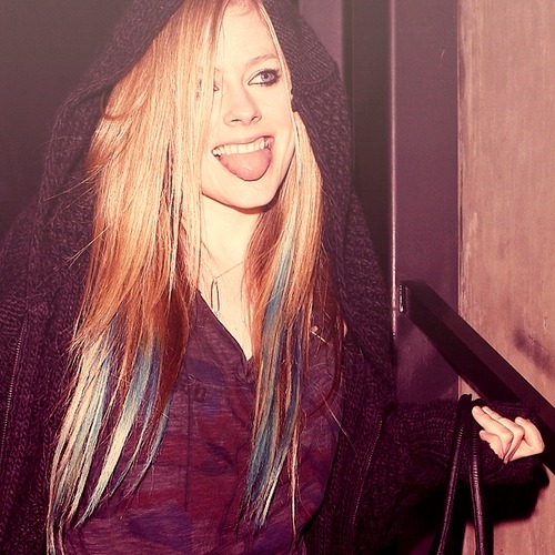 justlivingonce:  favorite celebrities - Avril Lavigne 