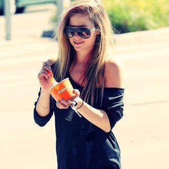 justlivingonce:  favorite celebrities - Avril Lavigne 