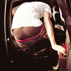 Chris Brown’s ass.