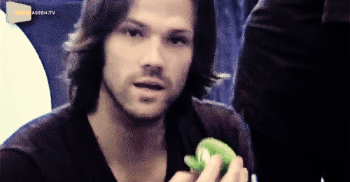  Asylum Europe 2 - Jared gets a bag of gifts from fans Jared: Does Jensen get a